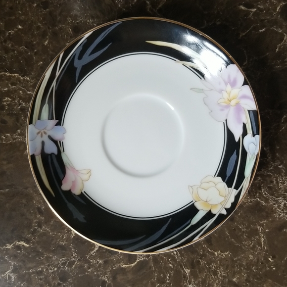 🥳 Host Pick 🥳 Mikasa Charisma (Black) Porecelain Tea Cup & Saucer - Picture 3 of 7